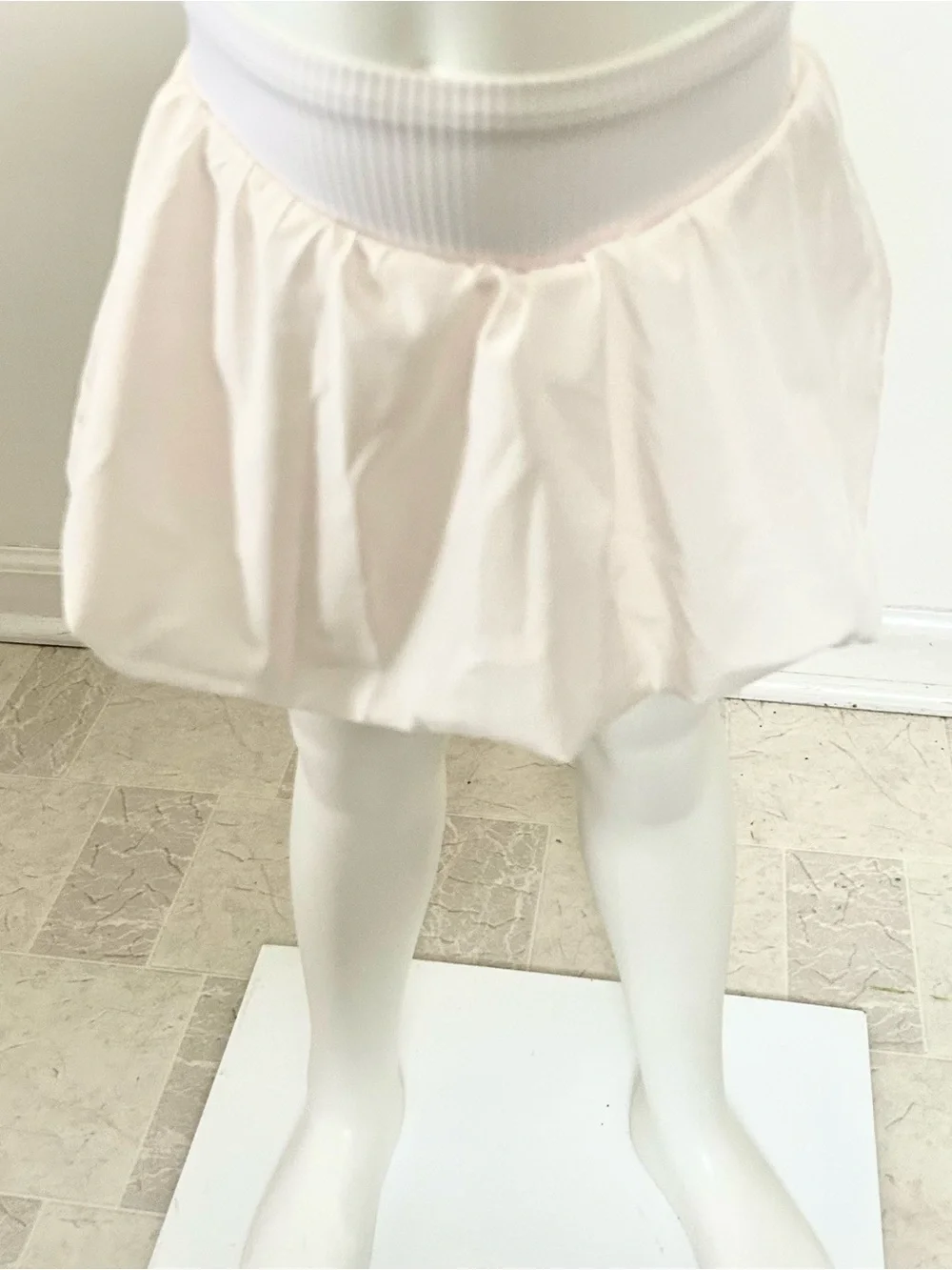 The Children’s Place Floral Sweatshirt and Soft Cream Bubble Skort-XS/4